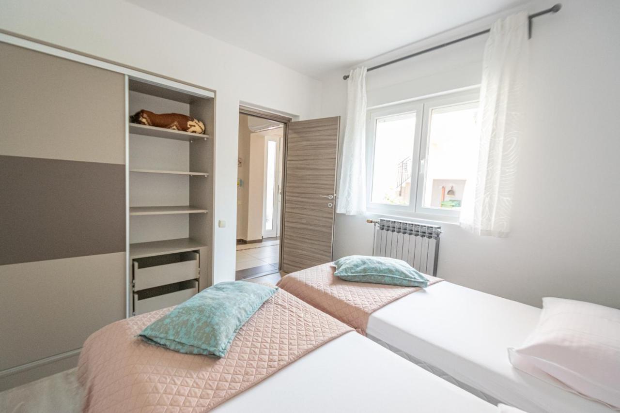 Two-Bedroom Apartment In Crikvenica Xcvii Exterior foto